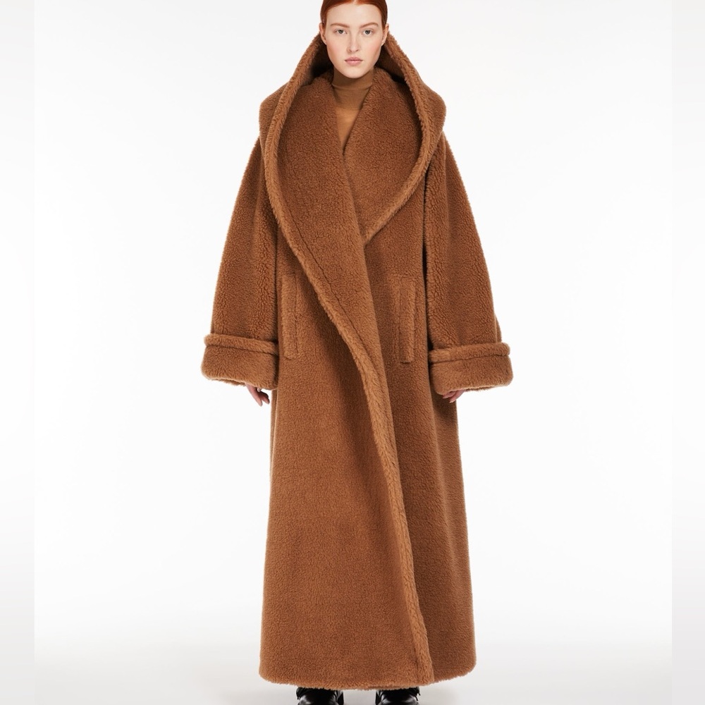 Authentic max mara apogeo coat, new with tag.